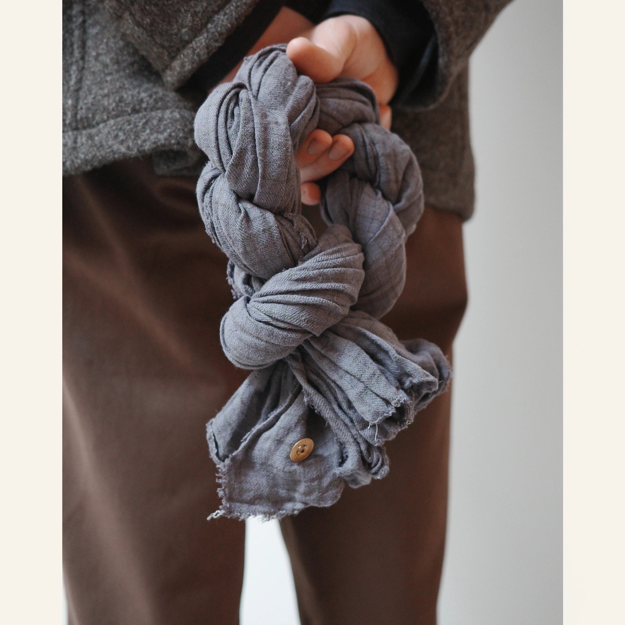 KNOT SCARF