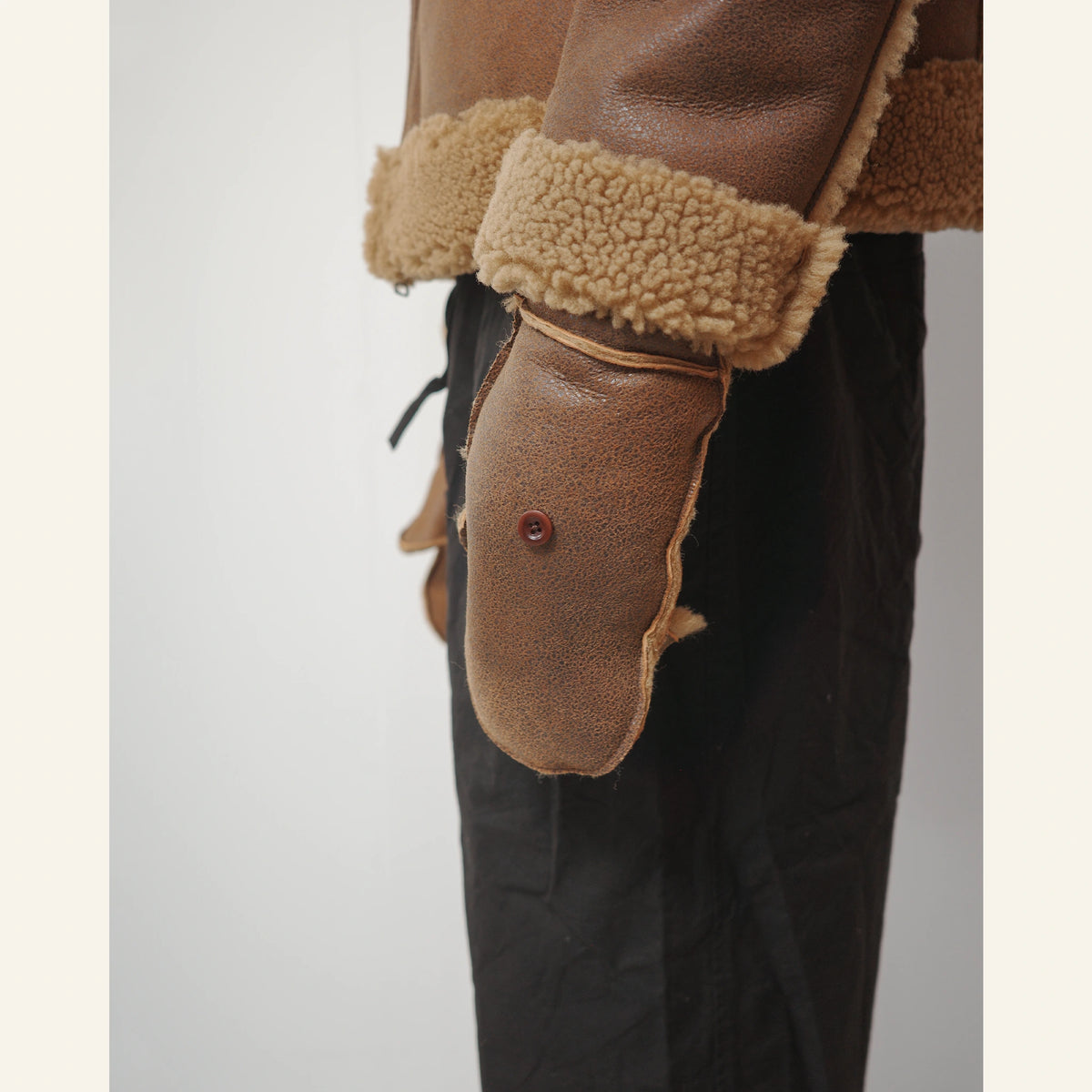 DABINETT MITTENS