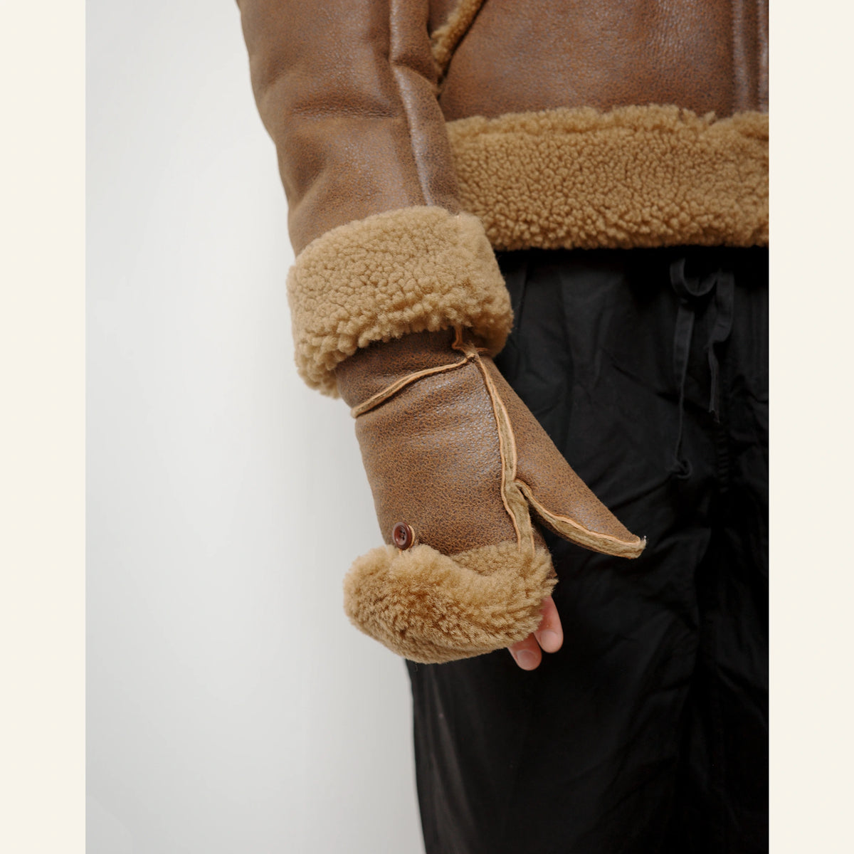DABINETT MITTENS